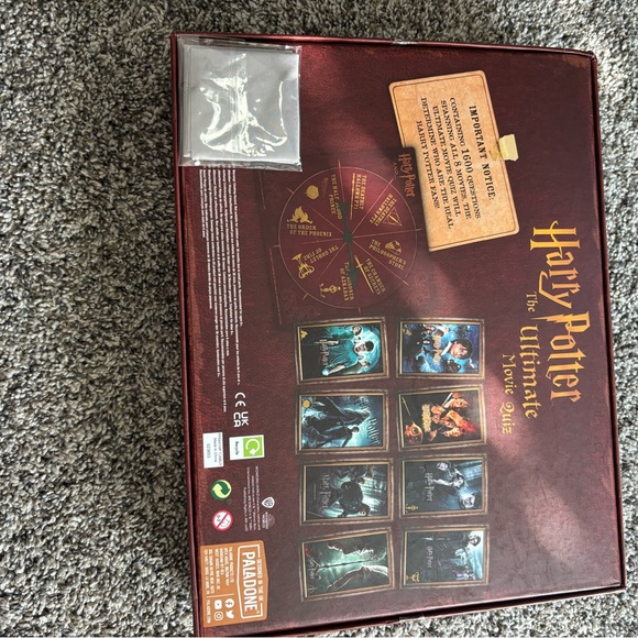 Warner Bros. Harry Potter Quiz Game - Red and Gold - Picture 2 of 4
